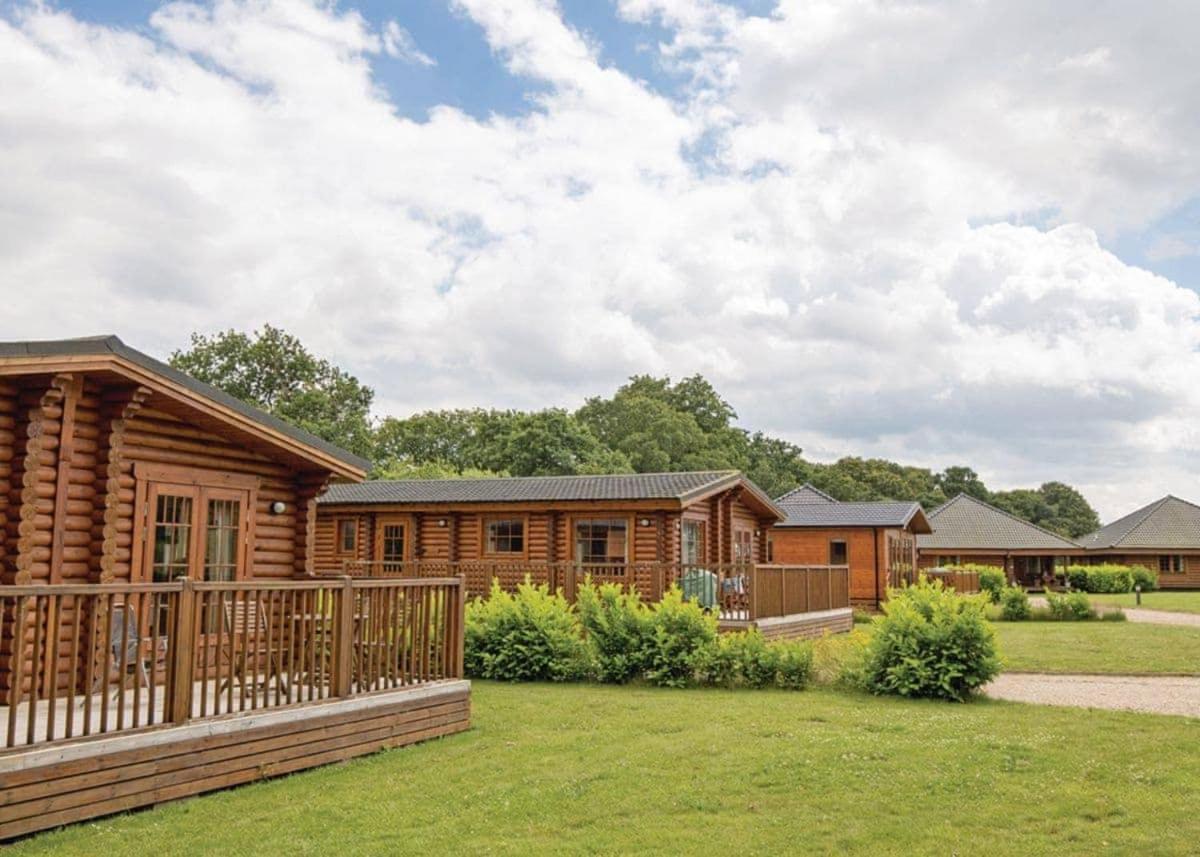 Langmere Lakes Lodges Hainford Extérieur photo